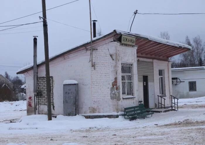 Погода бежаницы на неделю псковская. Бежаницы автовокзал. Автостанция в Бежаницах Псковская область. Автовокзал в Бежаницах. ВМК Бежаницы.