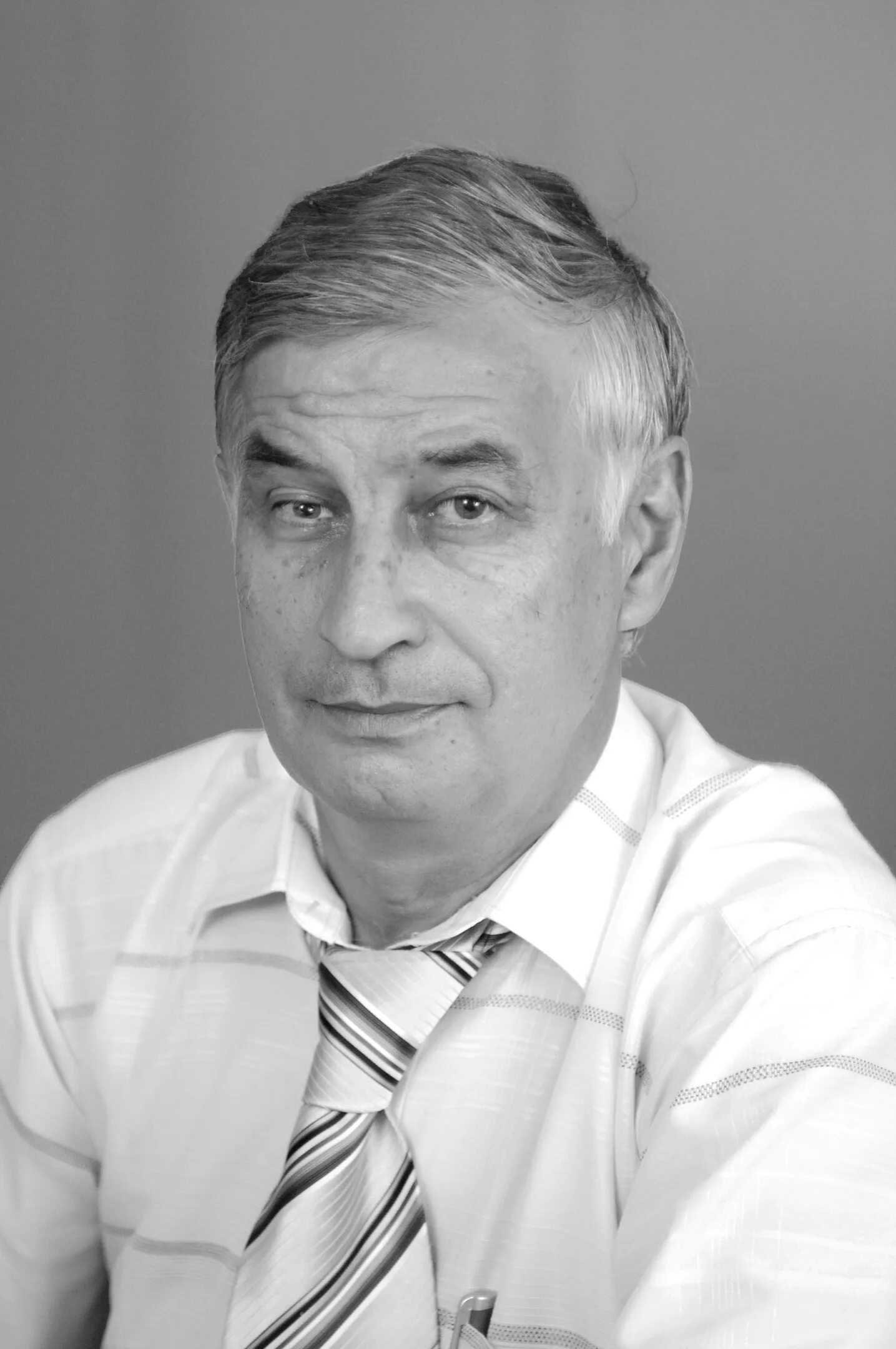 Закиров р м. Мухаметшин эмиль мударисович. Закиров лев константинович. Ростэм закиров фото. Канбарбек.