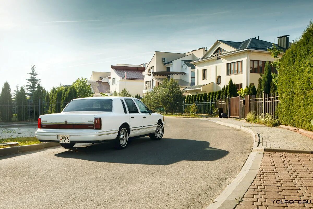 Таун кар 2. Lincoln Town car. Lincoln Town car II. Lincoln Town car 1997. Линкольн Таун кар 1992.