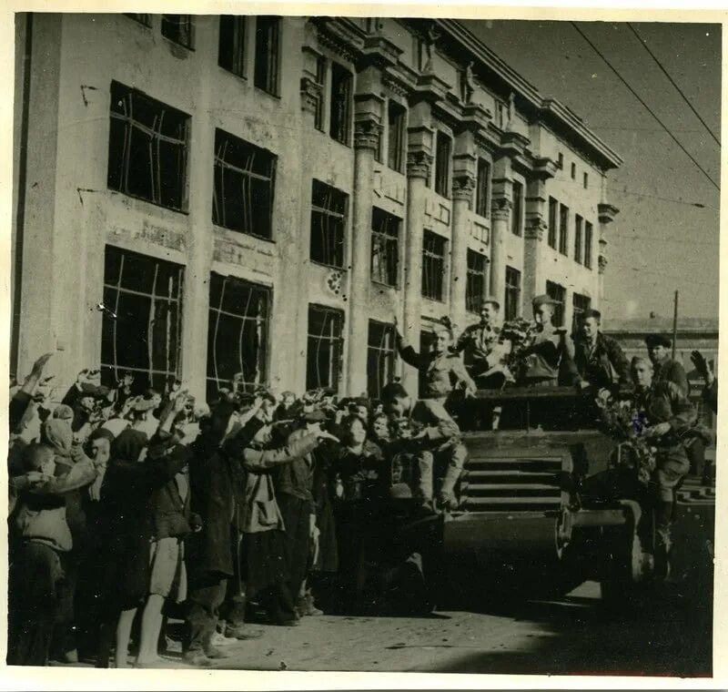Освобождение донбасса 1943 год. День освобождения донбасса 1943. Освобождение донбасса 1943 год. Немцы 43 год. Битва за донбасс 1943.