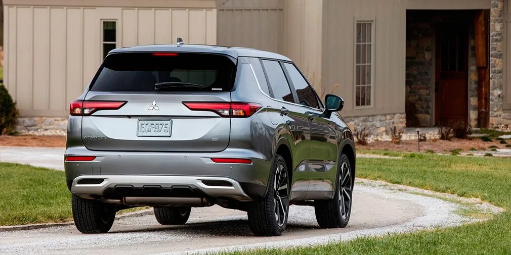 Новый митсубиси аутлендер 4. Мицубиси аутлендер 2021. Mitsubishi outlander 2021. Аутлендер 3 поколения. Митсубиси аутлендер 4 поколения.