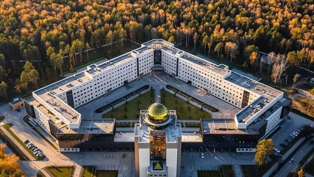 НГУ Новосибирский государственный университет Академгородок. Академгородок НГУ университет. Академгородок НГУ здание. МГУ Новосибирск.