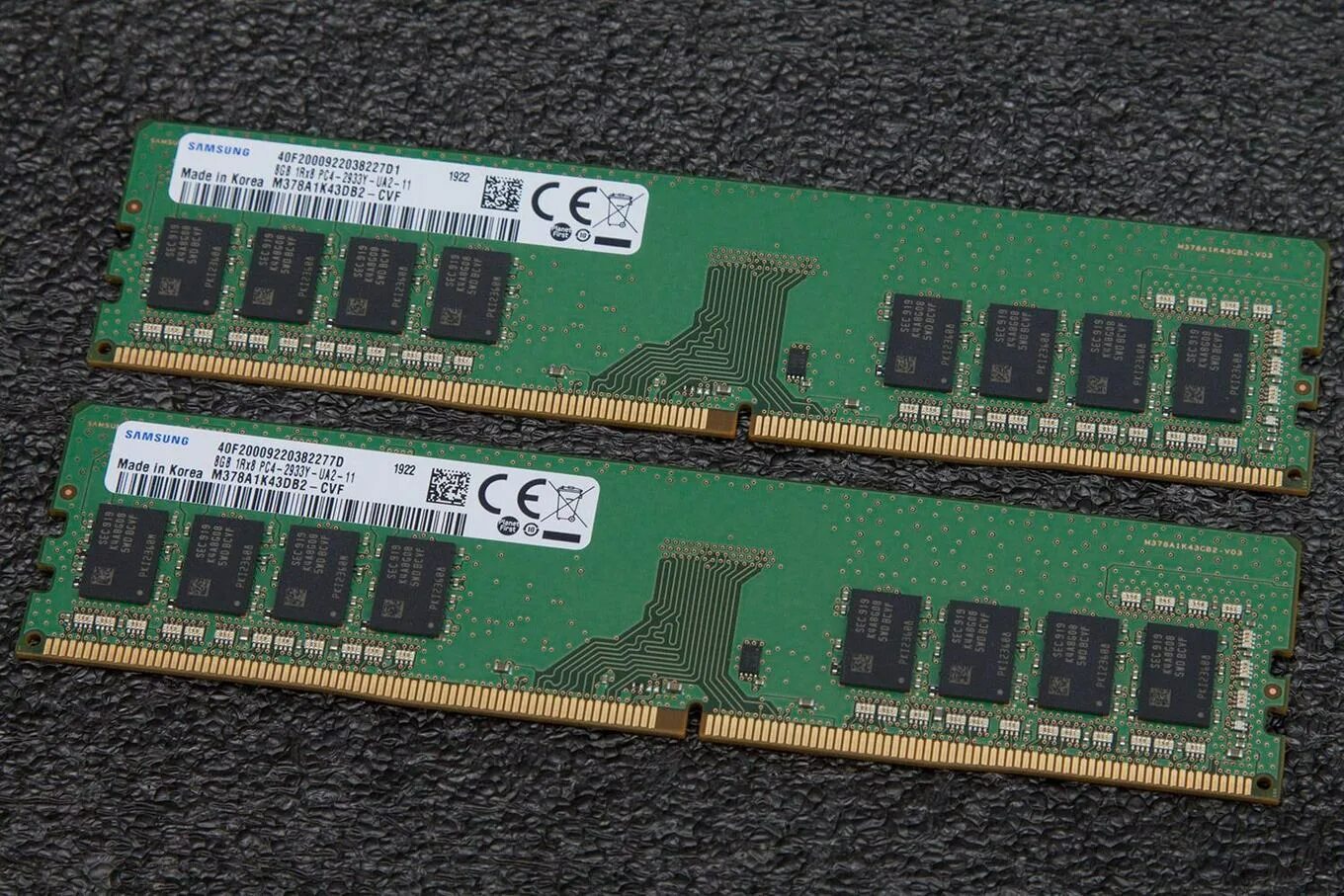 Память ddr 8. Оперативная память самсунг ddr3 1 ГБ. Оперативная память ддр4 самсунг 8гб. Оперативная память Samsung ddr4 4gb. Оперативная память 16gb ddr4 2666mhz Samsung.