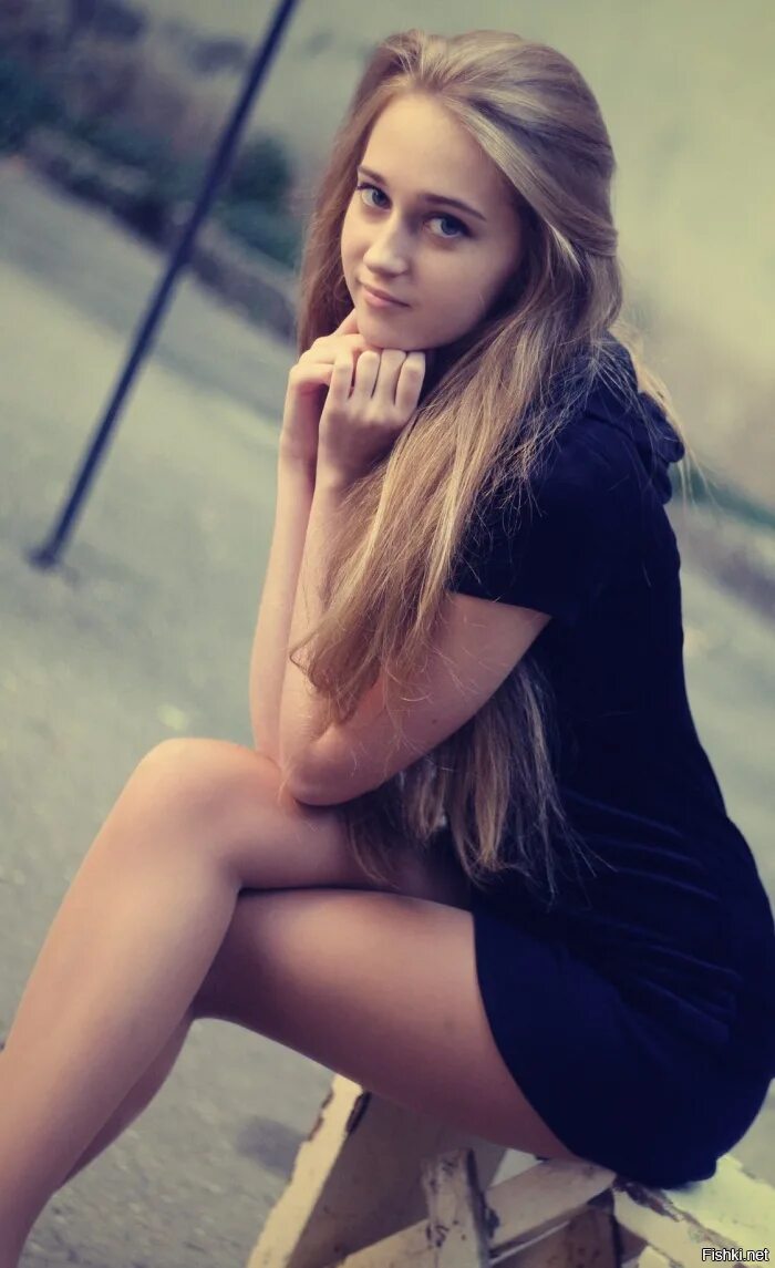 Контакты молодых девушек