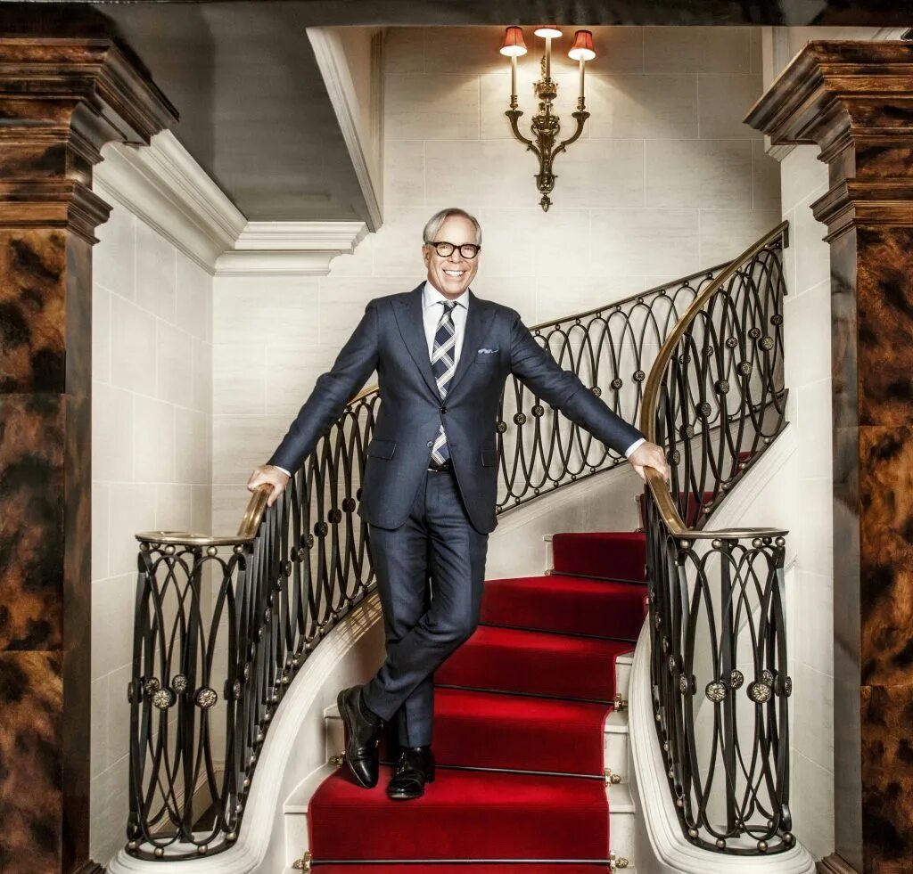 смайт лол. томми хилфигер амбассадоры. томми смит дизайнер. томми смайт дизайнер. томми смайт дизайнер личная жизнь.