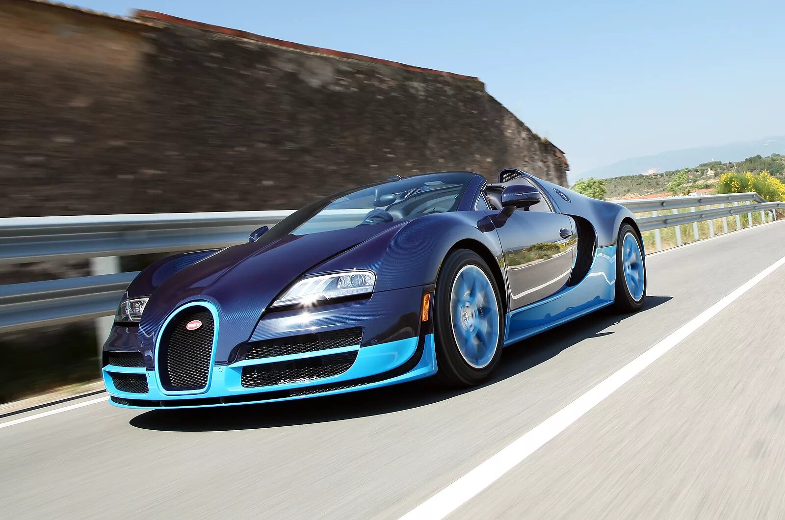 Новая bugatti