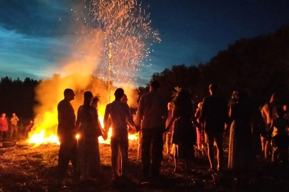 купала праздник. ивана купала 2023. праздник летнего солнцестояния. день ивана купалы в 2023. фольклорное творчество.