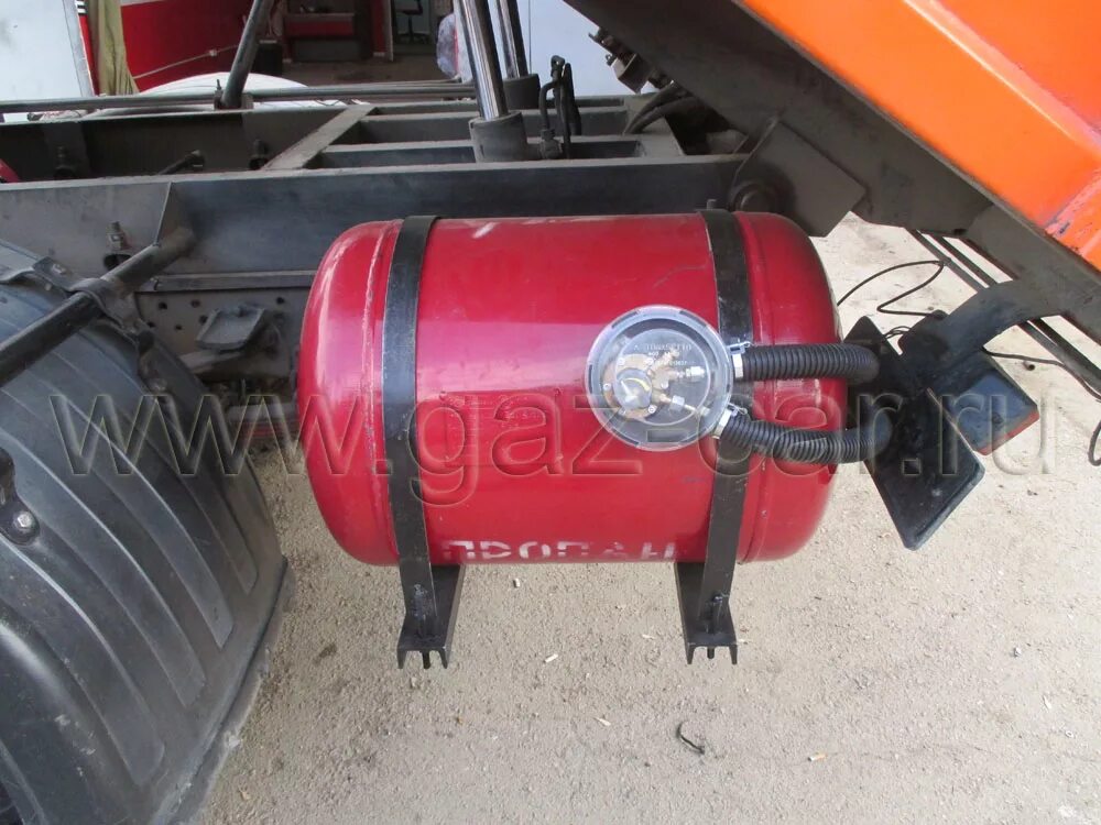 Гбо на зил 131. Марки гбо. Карбюратор для гбо зил 130. Гбо на зил 131. Баллон гбо 200 литров на зил.