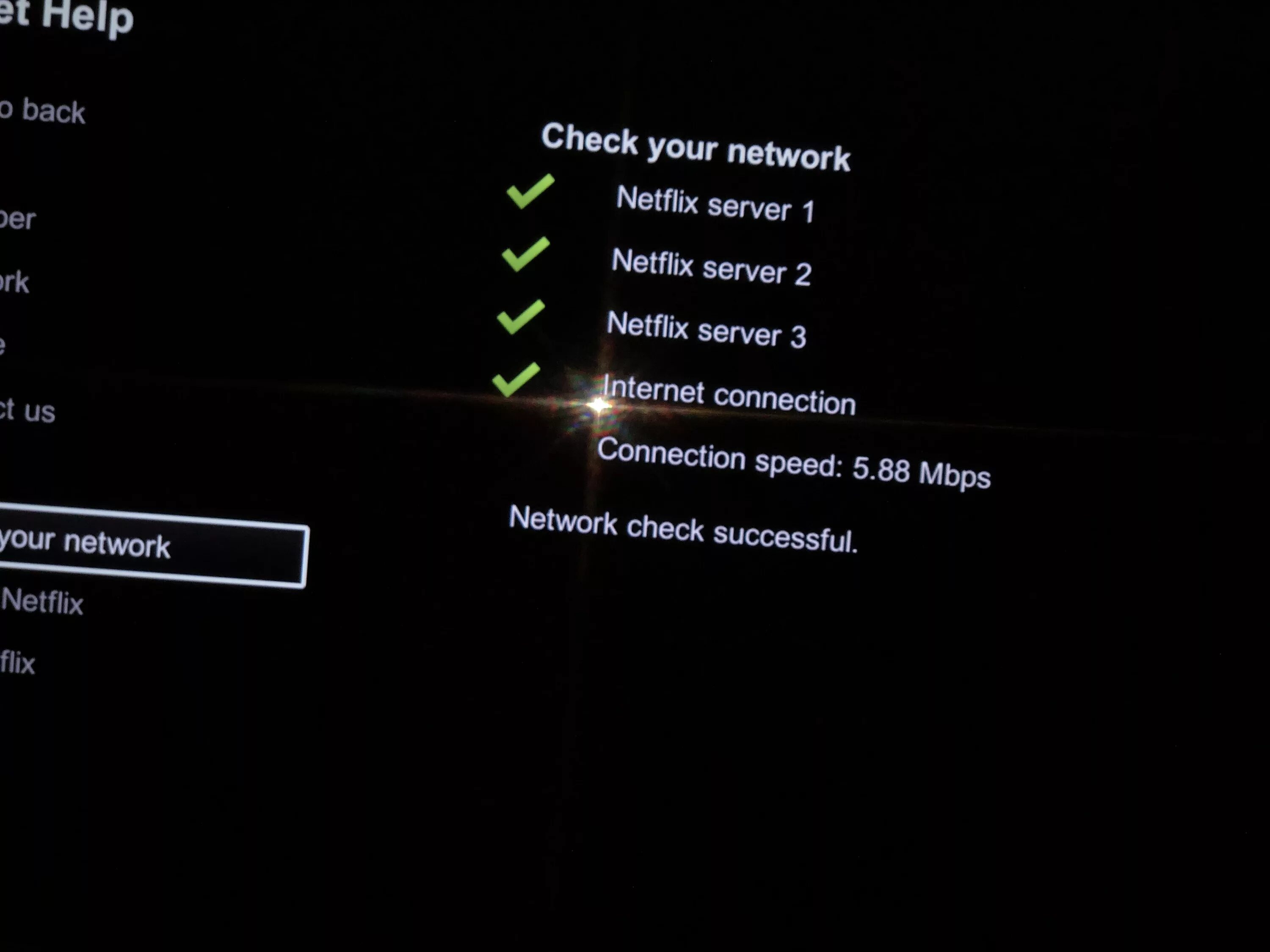 Телевизор ошибка 5. Сервера Netflix. Error model bind на телевизоре Samsung. Error model bind Samsung Smart TV. Местоположение Нетфликс.