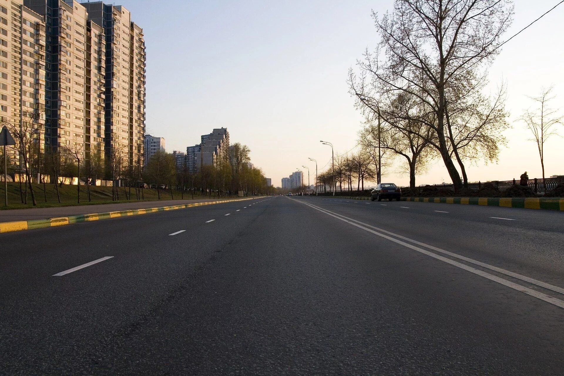 Улица вторая часть. Дорога в городе. Улица дорога. Дороги в городе. Пустая дорога в городе.