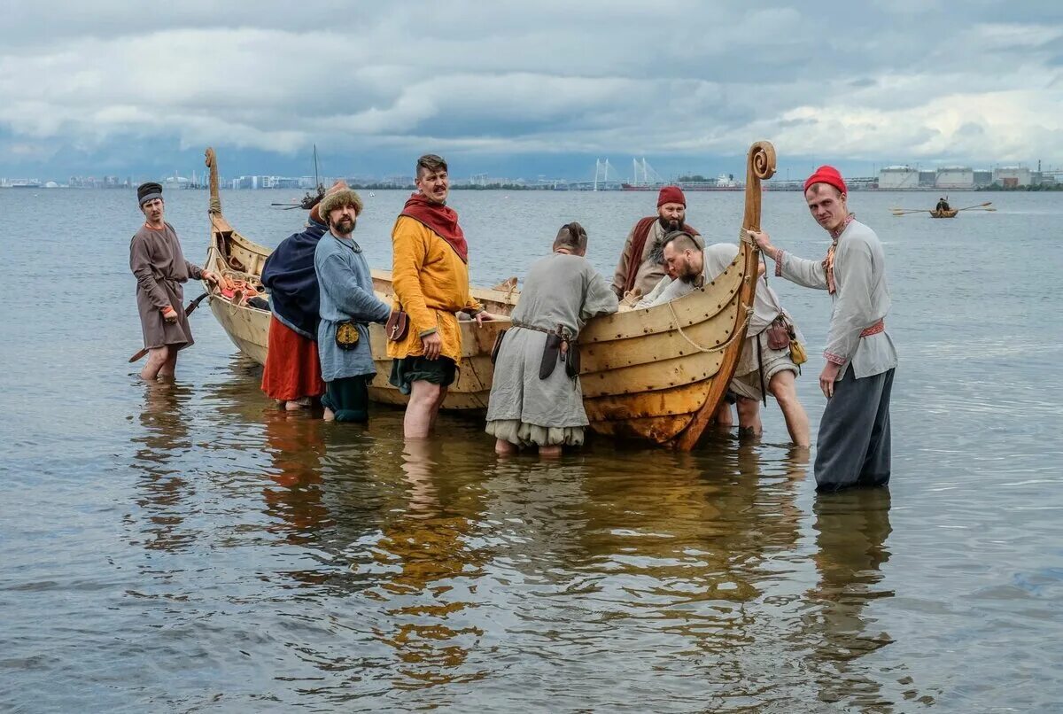 Ладья море. Ладья варягов. Варяжская Ладья. Ладья славян. Лодка славян.