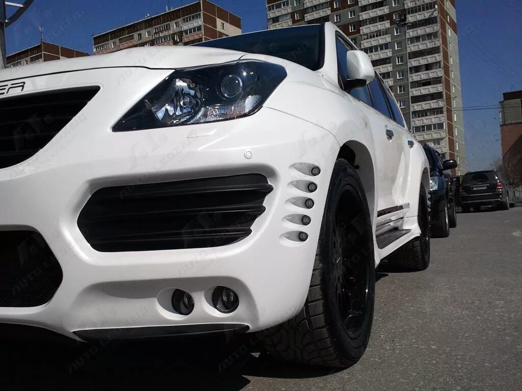 Invader invader speed up. Lexus 570 invader. lexus lx 570 invader. обвес invader. инвандер машина.