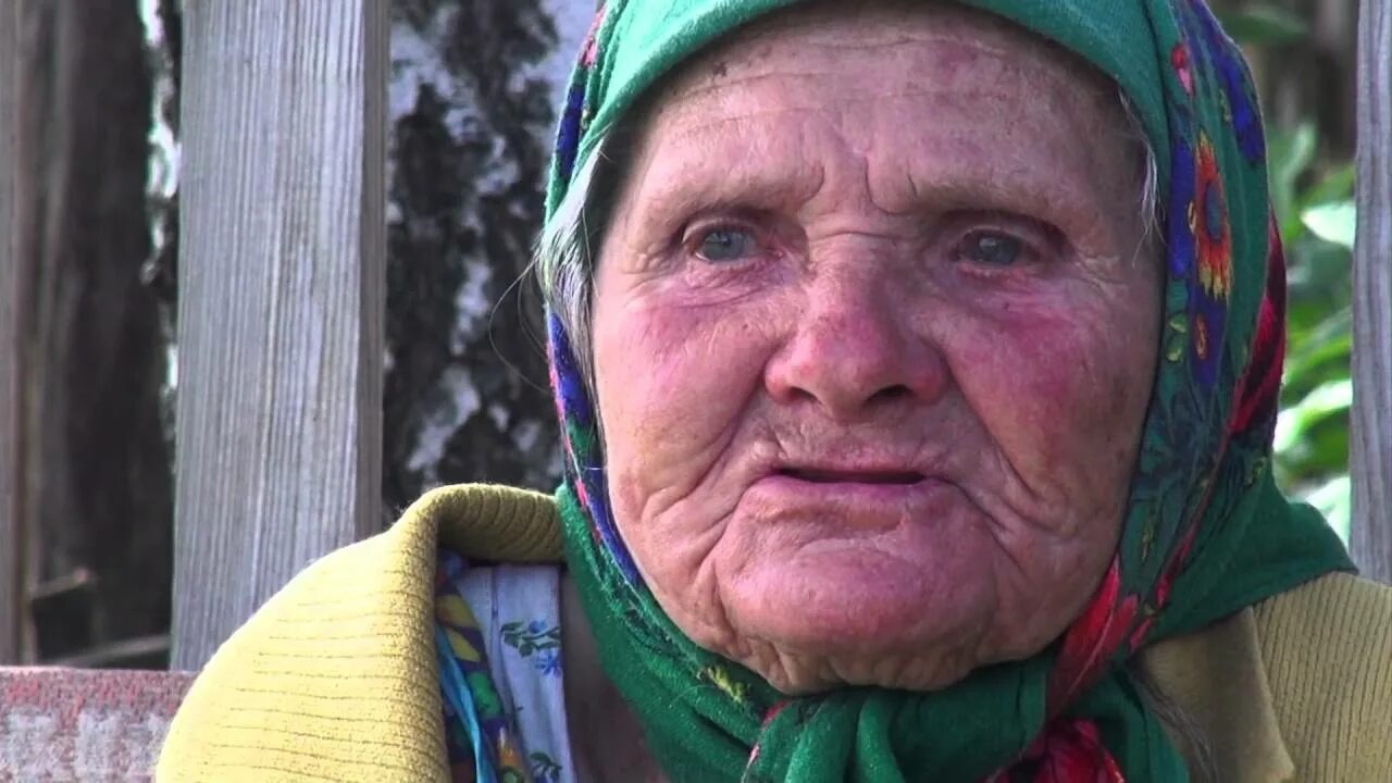 Как называется баба. Деревня ефимово баба клава. бабушка клава. баба клава шапка. фото бабы клавы.
