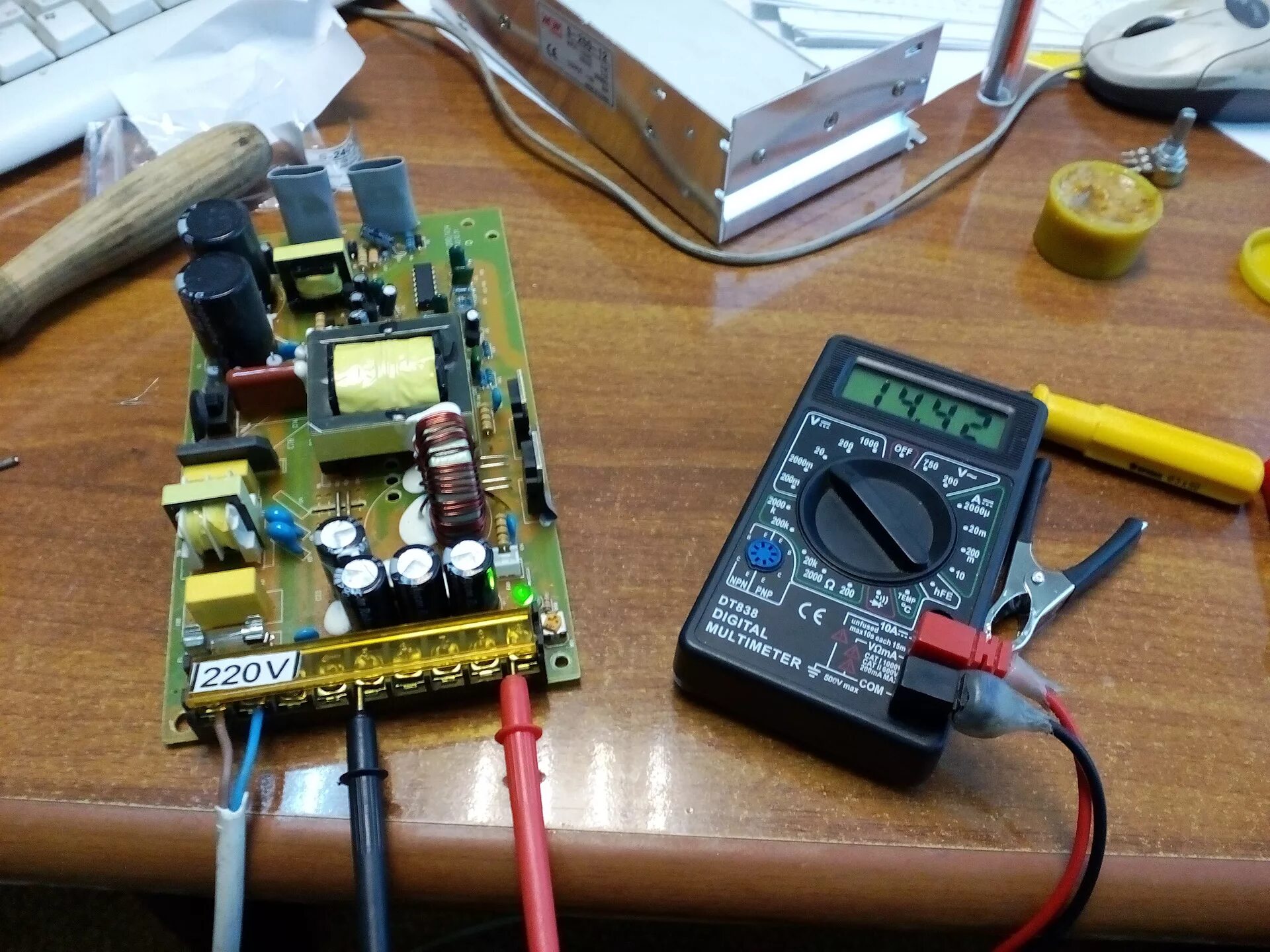 Battery power supply. 12 Вольтовый блок питания для зарядки аккумулятора. Пайка блока питания 12 вольт. Регулируемый блок питания для светодиодной ленты 12в. Блок питания SJ-dv321.