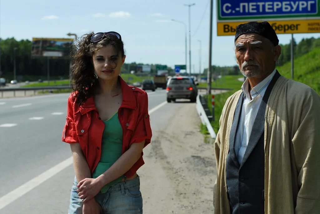 Гастарбайтеры женщины. Женщина и гастарбайтер. Девушка гастарбайтер. Жена с гастарбайтерами. Женщины таджикистана.