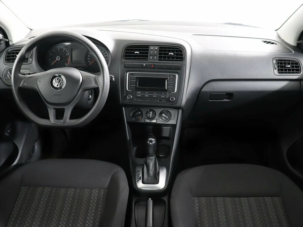 Фольксваген поло 2021 салон. Автомат поло сколько. Фольксваген поло 2014 комплектации comfortline. Автомат поло сколько. Volkswagen polo sedan 2018.