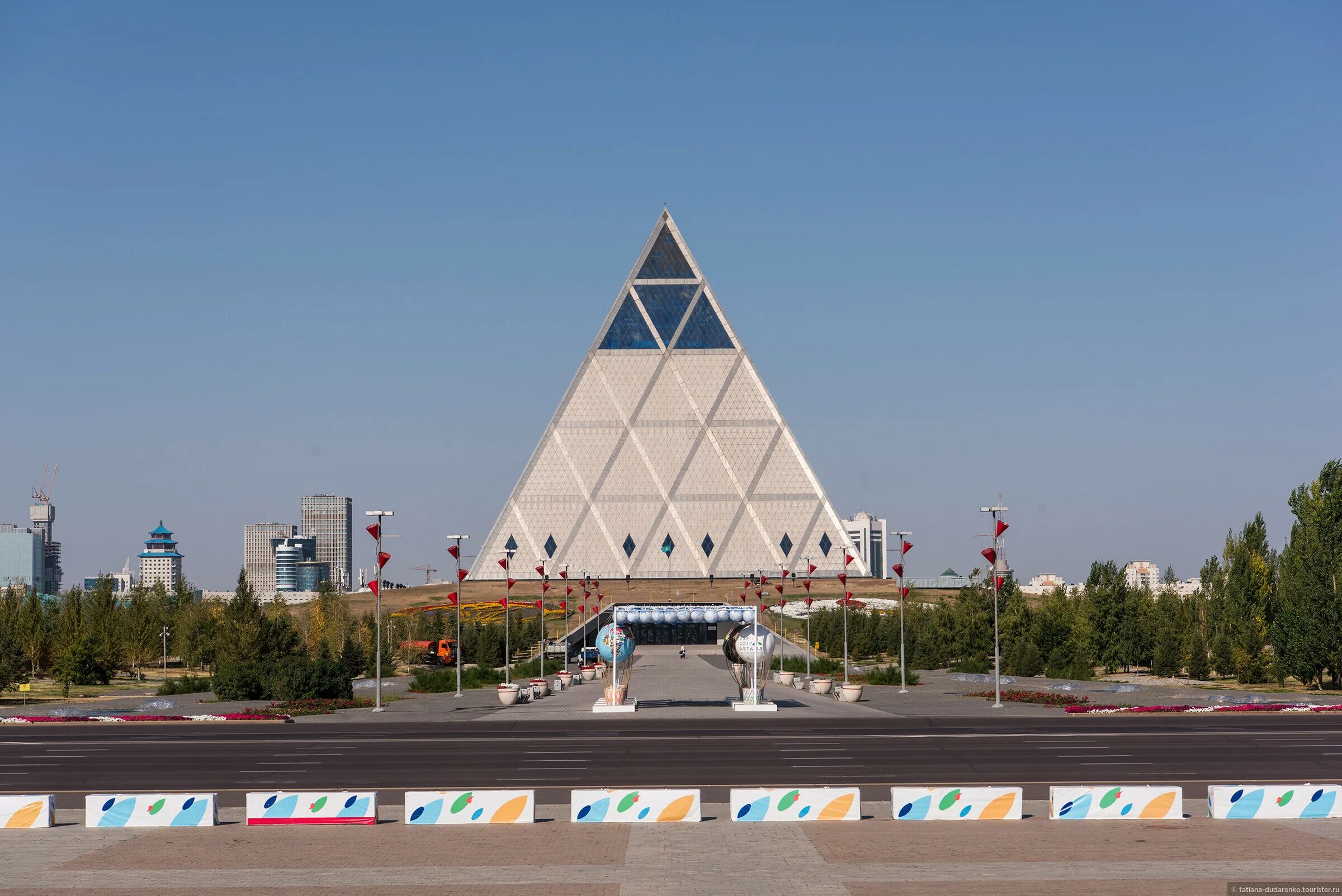 Цены в астане 2024. Астана пирамида. Астана Казахстан пирамида.