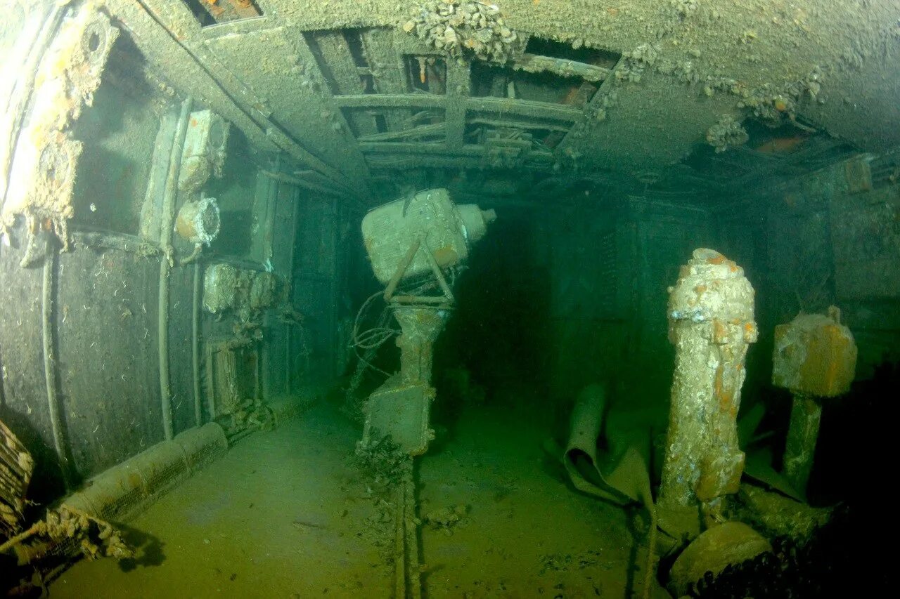 день гимс россии. на дне образования 3. затонувшие корабли 19 века. знаменательные даты кондинского района. подводные снимки титаника.