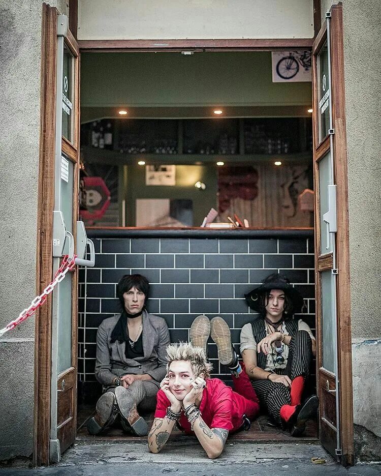 Palaye Royale. Palau Royal группа. Palaye Royale вокалист. Palaye Royale альбомы.