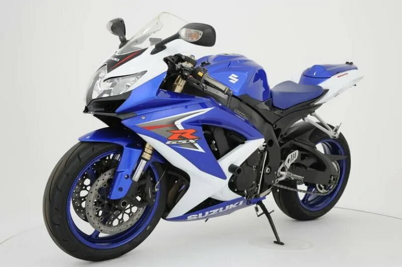 2020 600. Suzuki gsx r600 2022. Gsxr 600 новый. Suzuki gsxr 600 2023. Benelli 600 2020.