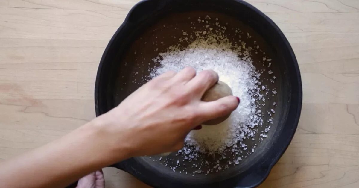Как почистить соленую