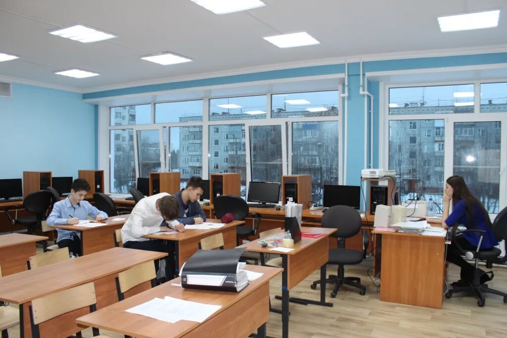 Карпентер 216 мебель. 3 школа усинск. Лучшие места в классе. Фото поликлиники 3 сыктывкара. 216 кабинета.