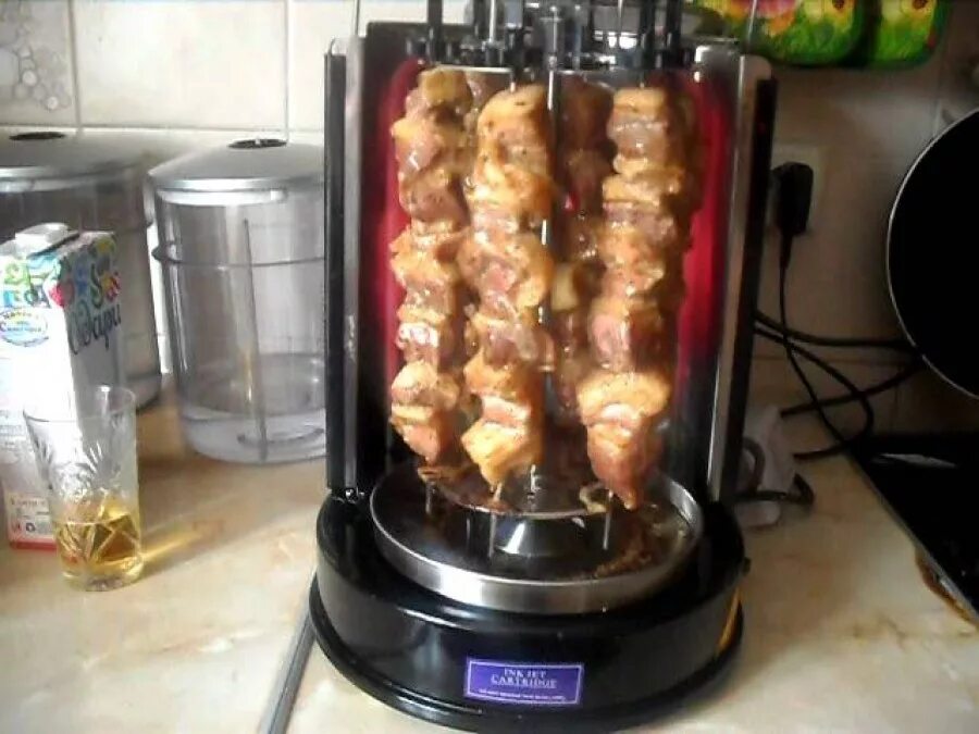 Шашлык в шашлычнице электрической. Шашлык электрошашлычница. Нагреватель для электрошашлычницы. Шашлык в электрошашлычнице. Шашлык в электрошашлычнице.