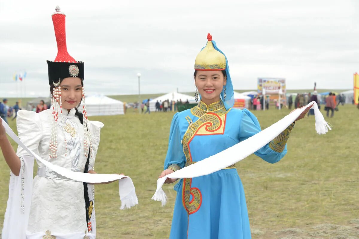 Надежда куулар. Тыва кызыл люди. Тыва е. Республика тыва. Эдегей театр танца и костюма кызыле.