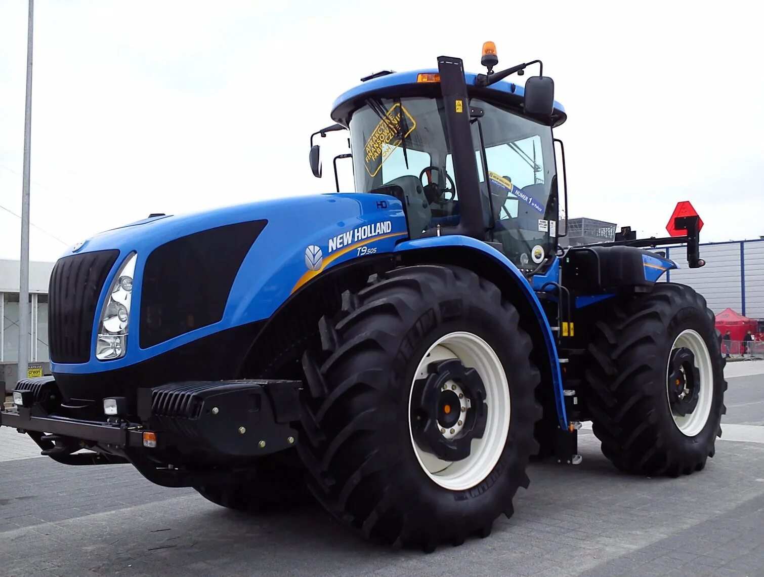 New holland t. Трактор Нью Холланд т9 615. Трактор Нью Холланд т 9 700. Трактор Нью Холланд т9 505. New Holland 9.505.