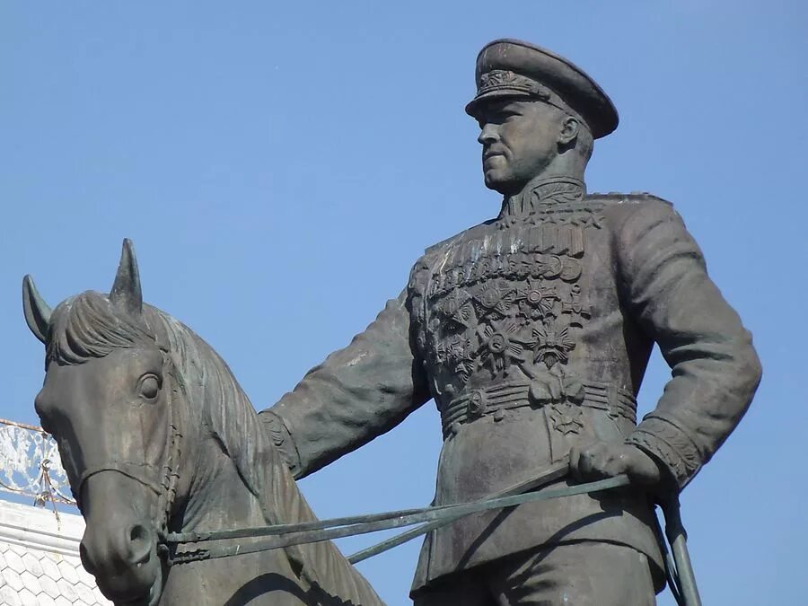 Памятник советскому военачальнику на коне. Памятник маршалу г.к. жукову. памятник жукову в москве. полководцу георгию жукову памятник.