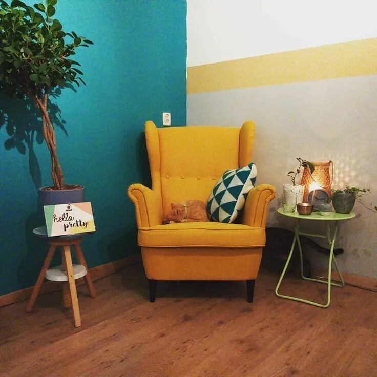 Желтое кресло в интерьере Strandmon chair Yellow Stag Tartan Strandmon chair, Yellow armchair living room,