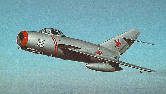 Мессершмитт ме 262. Heinkel he 176. Самые первые реактивные самолеты. Самые первые реактивные самолеты. Самолет миг 15 ути.