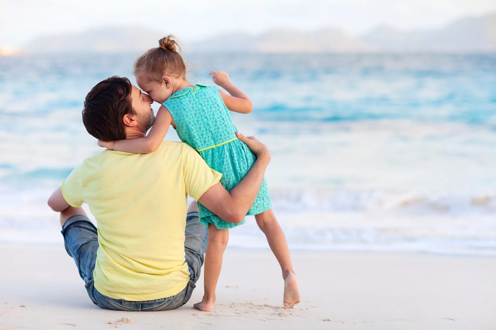 Real daddy daughter. Счастливый папа с дочкой. Фотосессия папа и дочка. О папе с любовью. Любовь к ребенку.