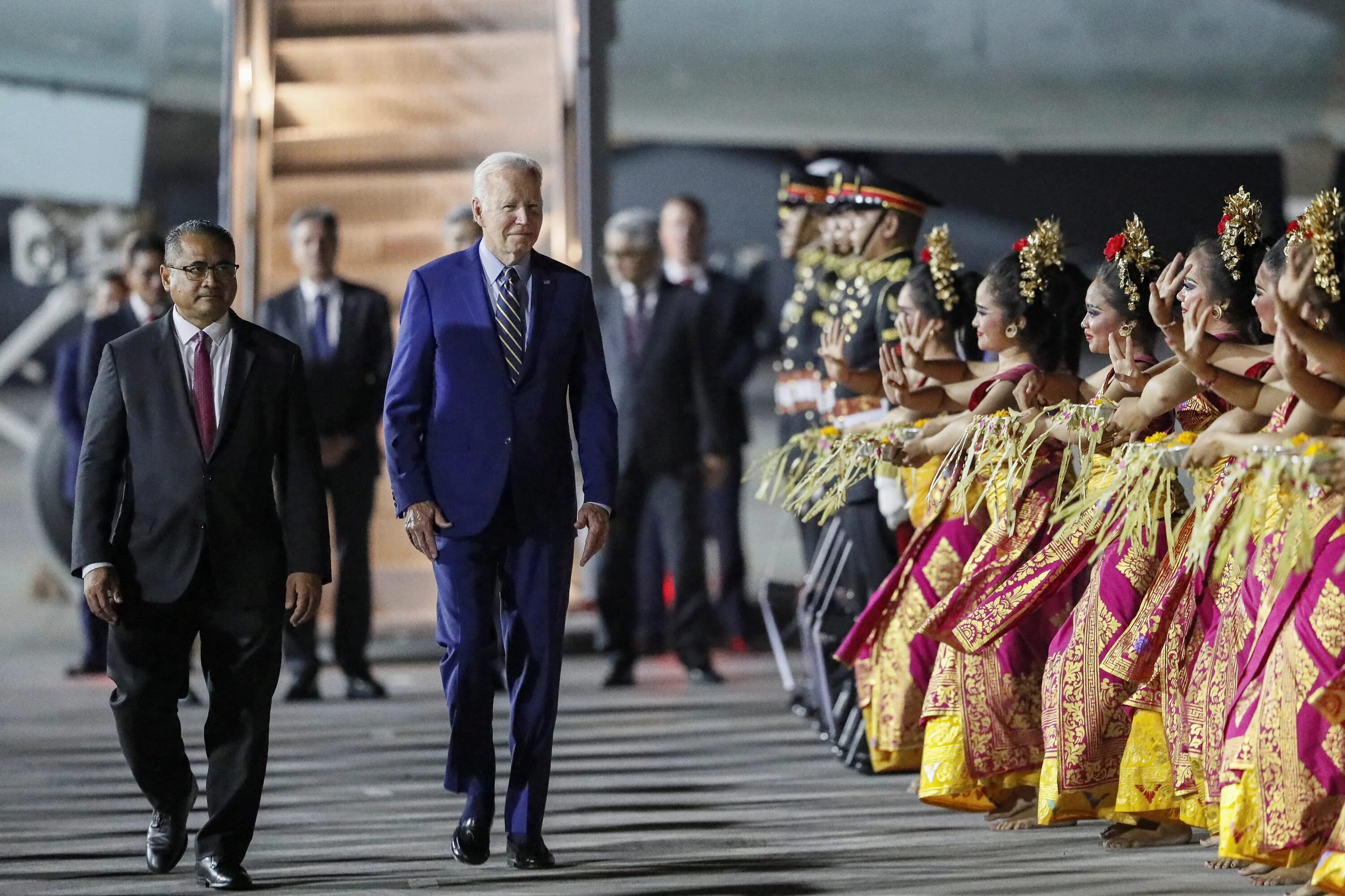 Приезд 20. Саммит g20 на Бали. Саммит g-20 на Бали (2022). Саммит g-20 на Бали 2023. Байден си и тень Путина саммит двадцатки на Бали.