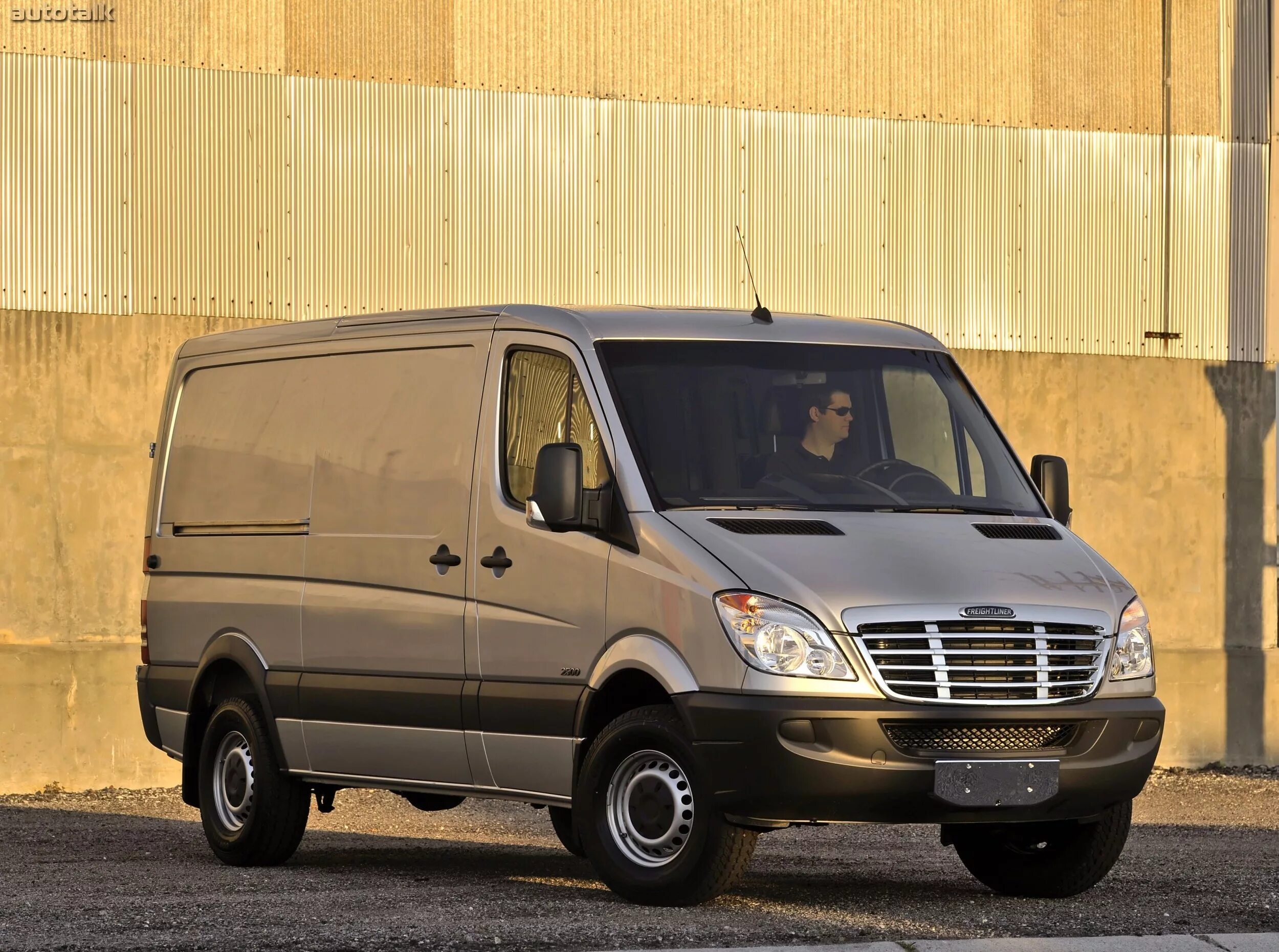 Спринтер что это. Mercedes-Benz Sprinter. Mercedes-Benz Sprinter 2010. А337оа Мерседес Спринтер. Mercedes-Benz Sprinter а222ум126.