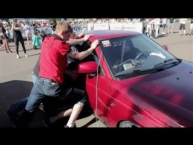 Автозвук красноярск. Автозвук красноярск татышев. Сходка автозвука. Автозвук красноярск татышев. Скейт парк на острове татышев красноярск.