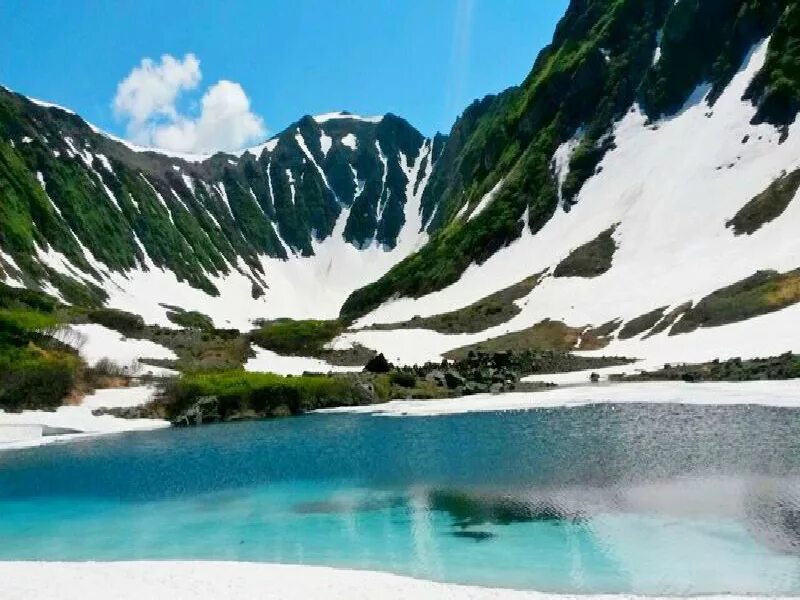 Природный парк голубые озера камчатка. Природный парк голубые озера камчатка. Камчатка голцбые озёра. Природный парк голубые озера. Природный парк голубые озера камчатка.