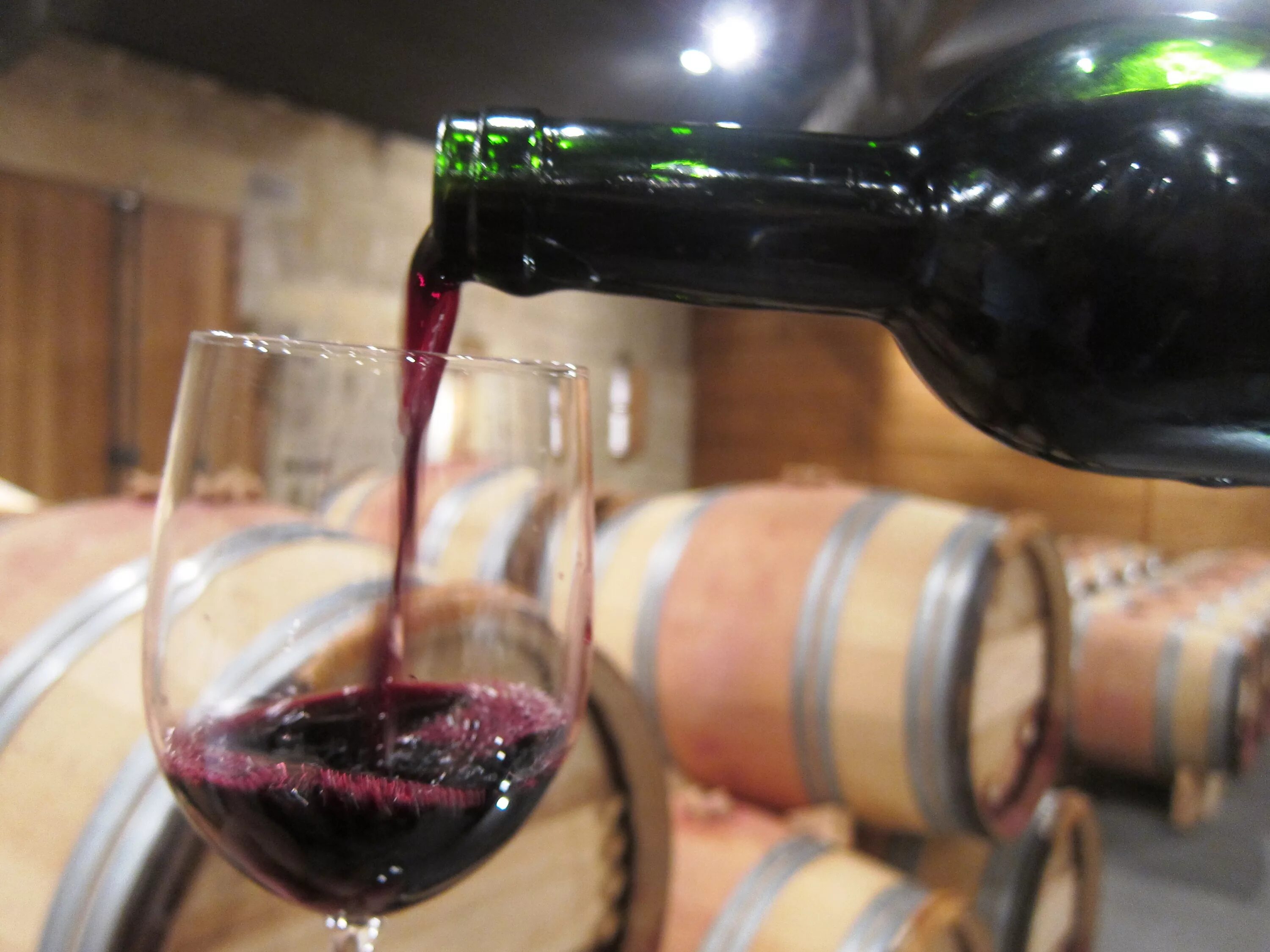 Вино og. Bordeaux вино. Бордовое вино сорта. Виноделие бордо. Вино бордо красное.