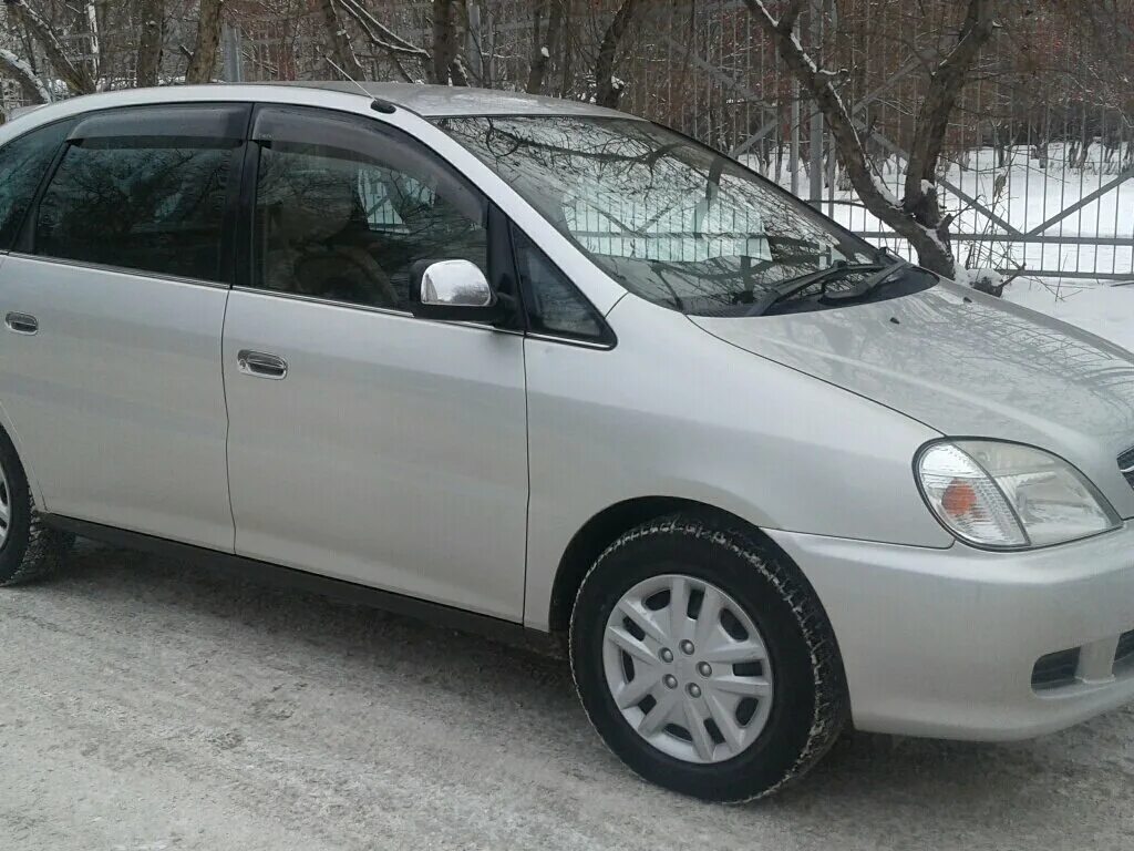 Продажа б у toyota. Toyota Nadia 1998. Тойота Надиа 2003. Тойота Надиа серебристая 2003.