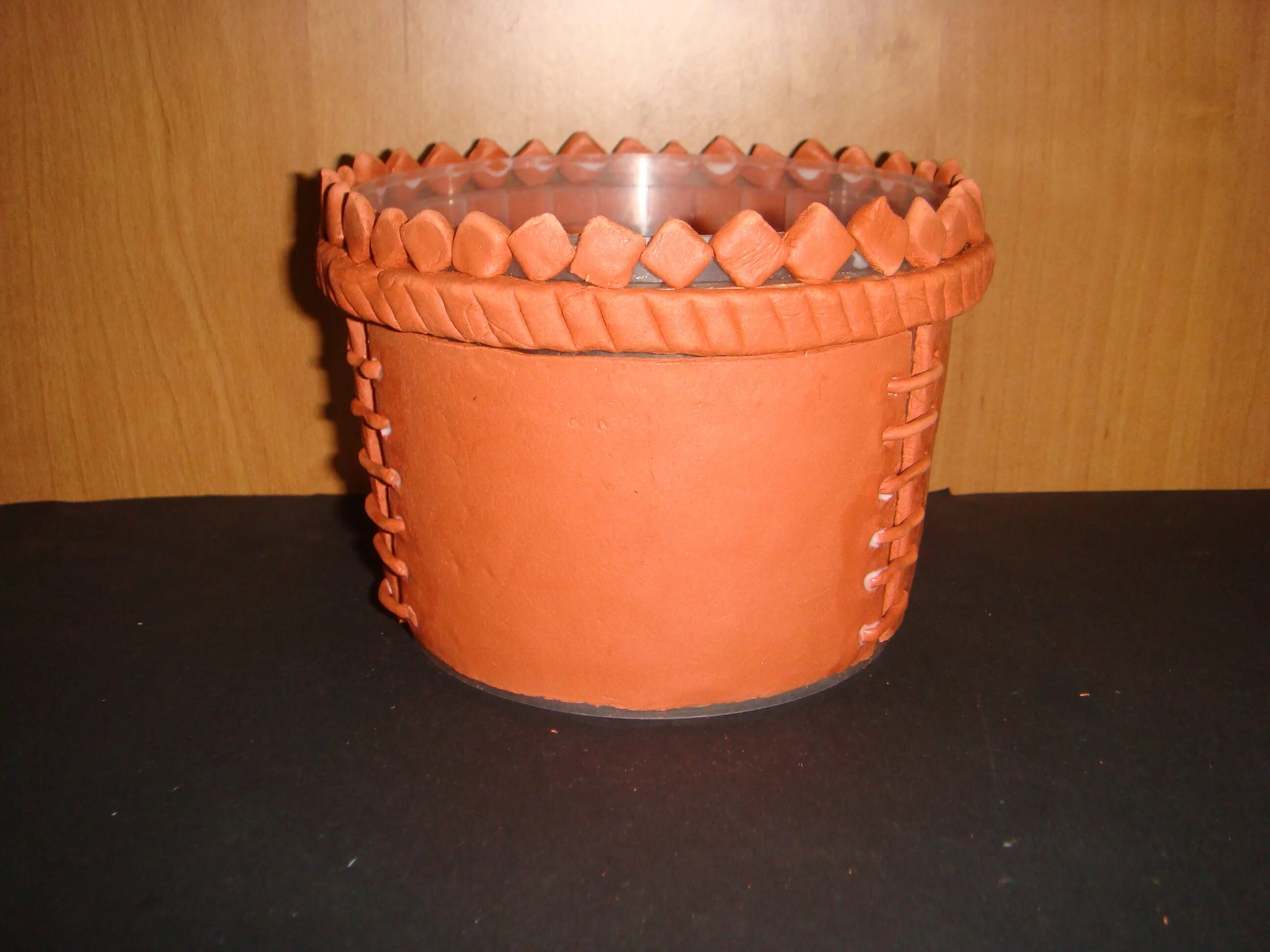 Купить глину для лепки горшков. Лепка кактус в горшке средняя группа. Изделия из глины. Лепка цветочных горшков. Лепка горшочка.