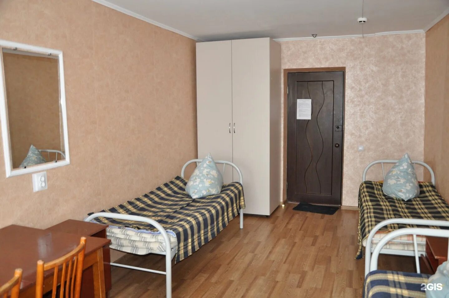 Общежитие 4 СИБУПК Новосибирск. Общага гостиничного типа. Комната в общежитии гостиничного типа. Блочная комната в общежитии.