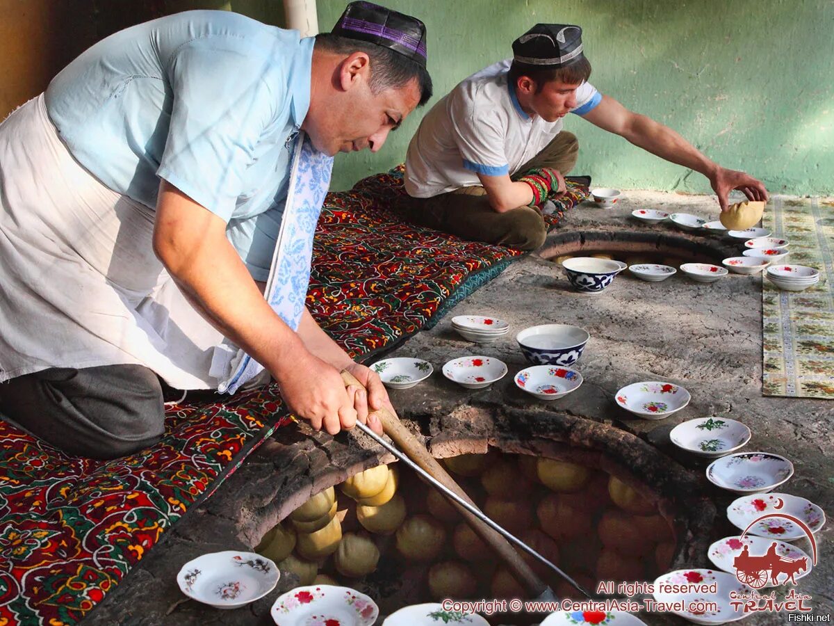 Большой по узбекски. Узбекский самса Tandir. Узбекская кухня тандыр самса. Узбекская тамдыр сомса. Тандыр самса туркменский.