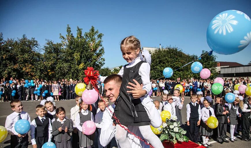 В школу в 6 лет можно ли. Школа 6 Новозыбков. Гимназия Новозыбков. 13 Школа Новозыбков. Школа 1 Новозыбков.