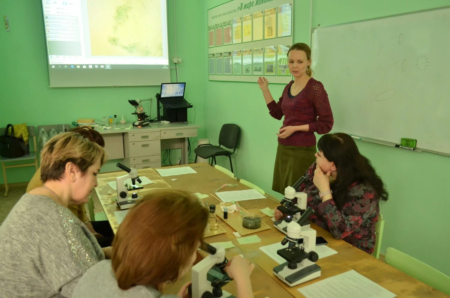 исакова надежда николаевна шумерля. учитель биологии. учителя 31 школы. учитель химии и биологии. учительница.