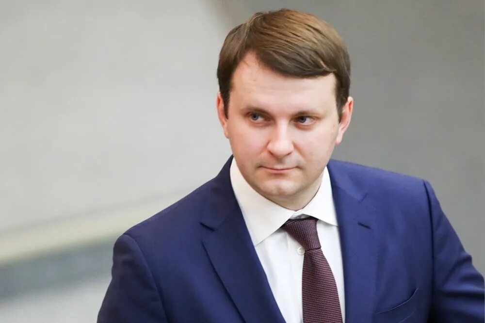 Сыдыков бакыт толомушевич минфин. Сыдыков улан абаевич. Орешкин м с помощник президента. Министров выгнали. Министров выгнали.
