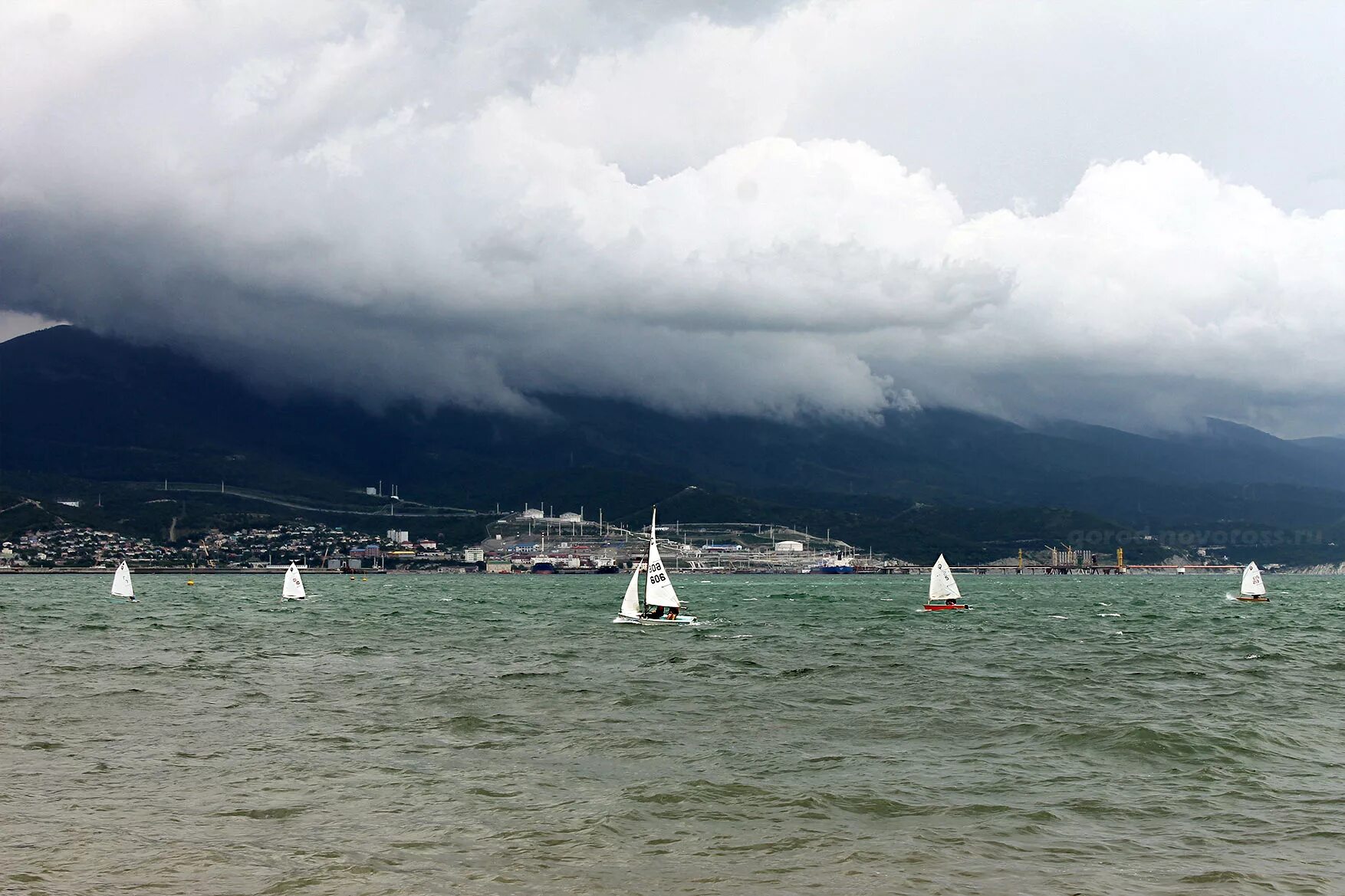 Новороссийск novorossiysk море. Черное море Новороссийск. Море в Новороссийске 2023. Новороссийск курорты 2022. Море в Новороссийске сейчас.