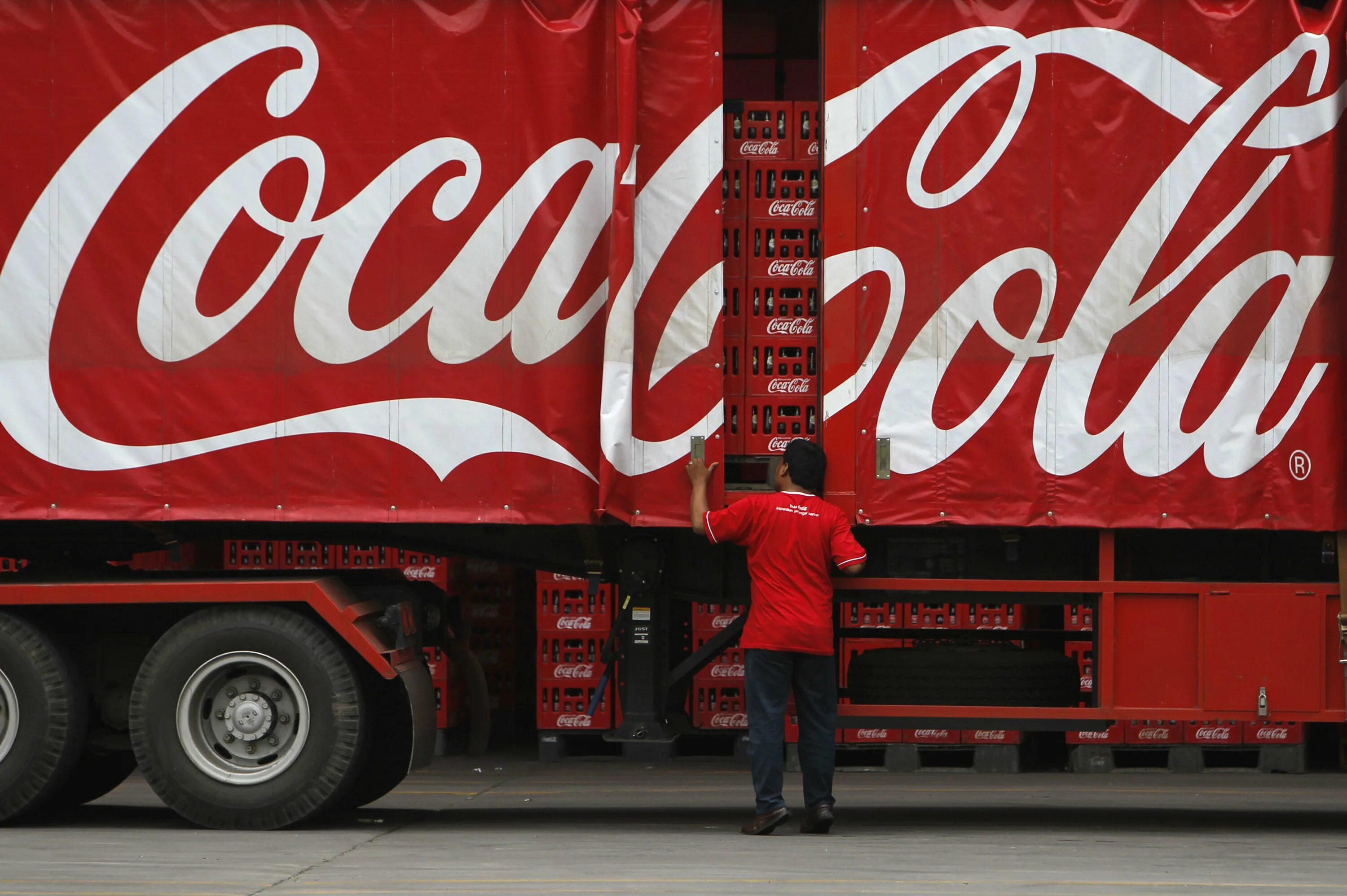 компании кока колы. Coca cola напиток. компании кока колы. фирма кока кола. Coca cola завод.