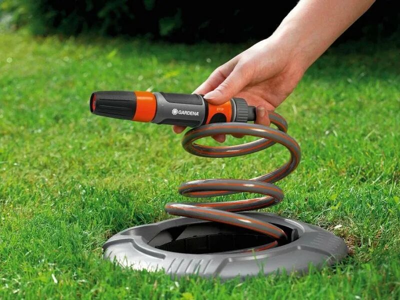 Хранение поливочных шлангов на земле. 5 мм; 25 м) hozelock 2415p0000. Подставка для шланга поливочного. 220. Держатель для садового шланга.