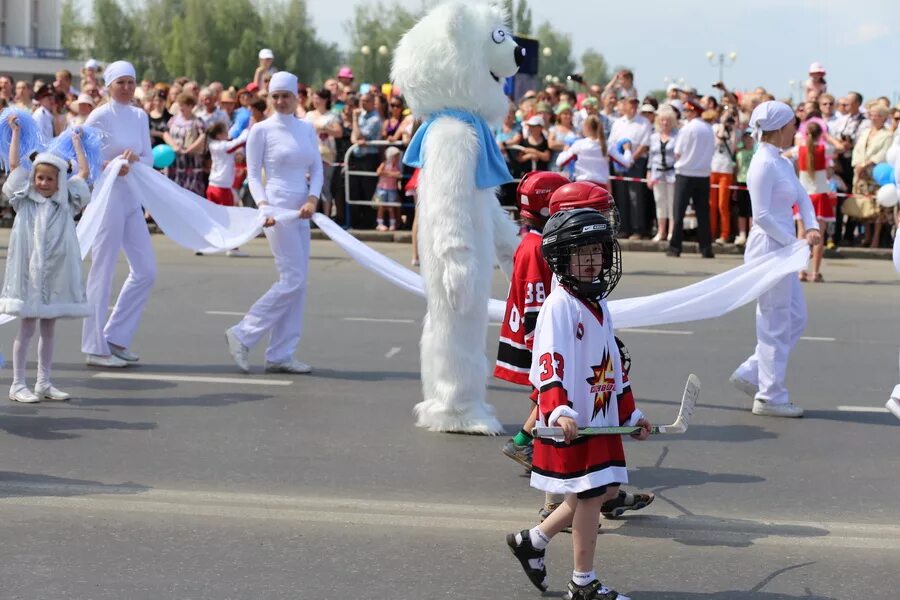 праздник в городе ижевске. день города ижевск. праздники ижевск. удмурты фестиваль рыжих. 1 мая ижевск шествие.