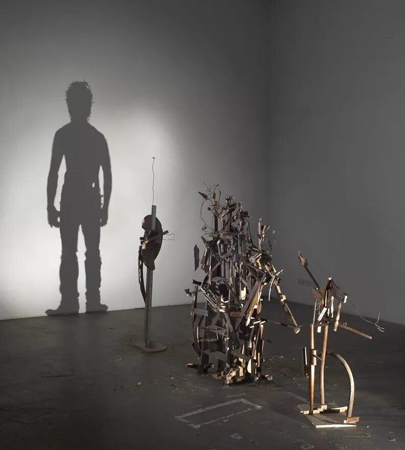 тень высказывания. объекты не отбрасывающие тень. предмет отбрасывает тень. лахайнский полдень гавайи. необычные тени от предметов.